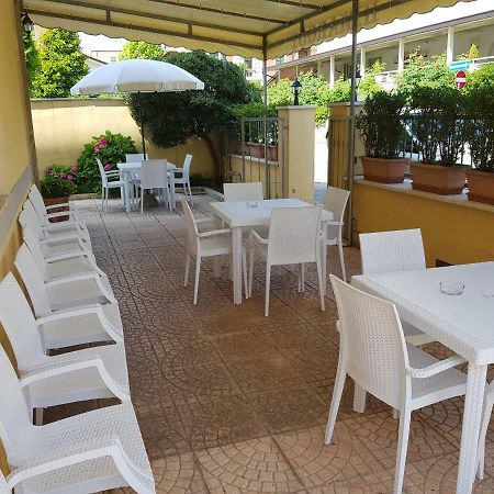 Hotel Margot Λίντο ντι Καμαϊόρε Εξωτερικό φωτογραφία