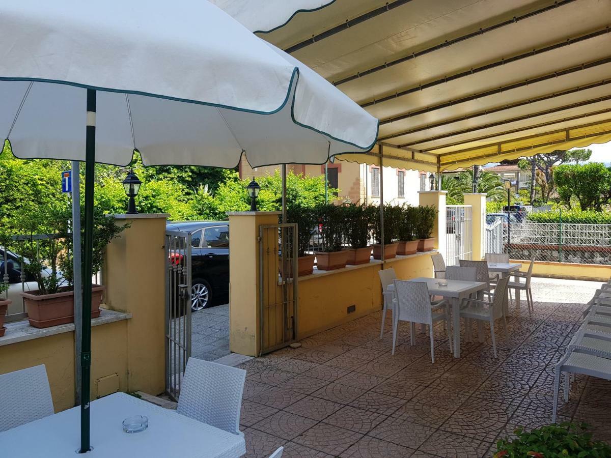 Hotel Margot Λίντο ντι Καμαϊόρε Εξωτερικό φωτογραφία